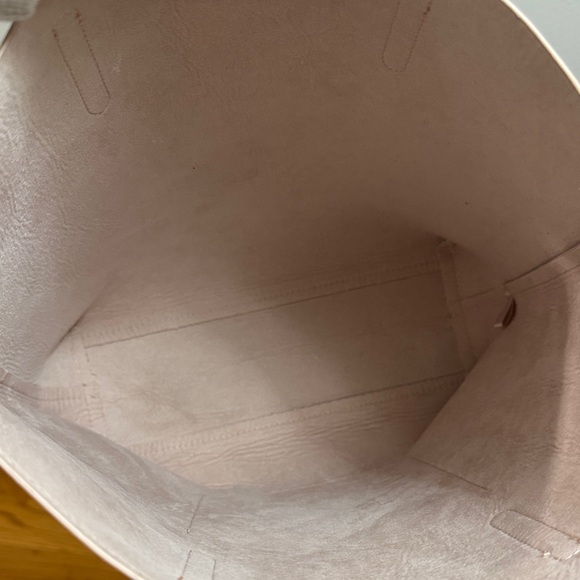 Michael Kors Blush Pink Travel Tote Bag with bag charm NWOT - Picture 6 of 8